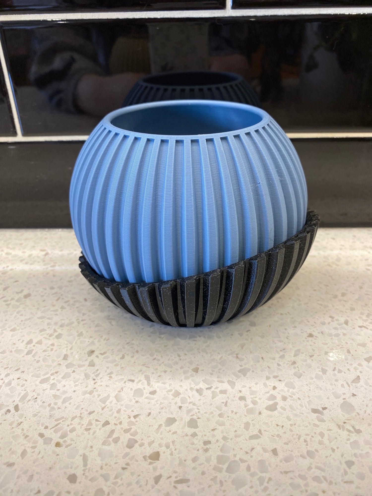 Ux 3D-Printed Sphere Pot w/tray