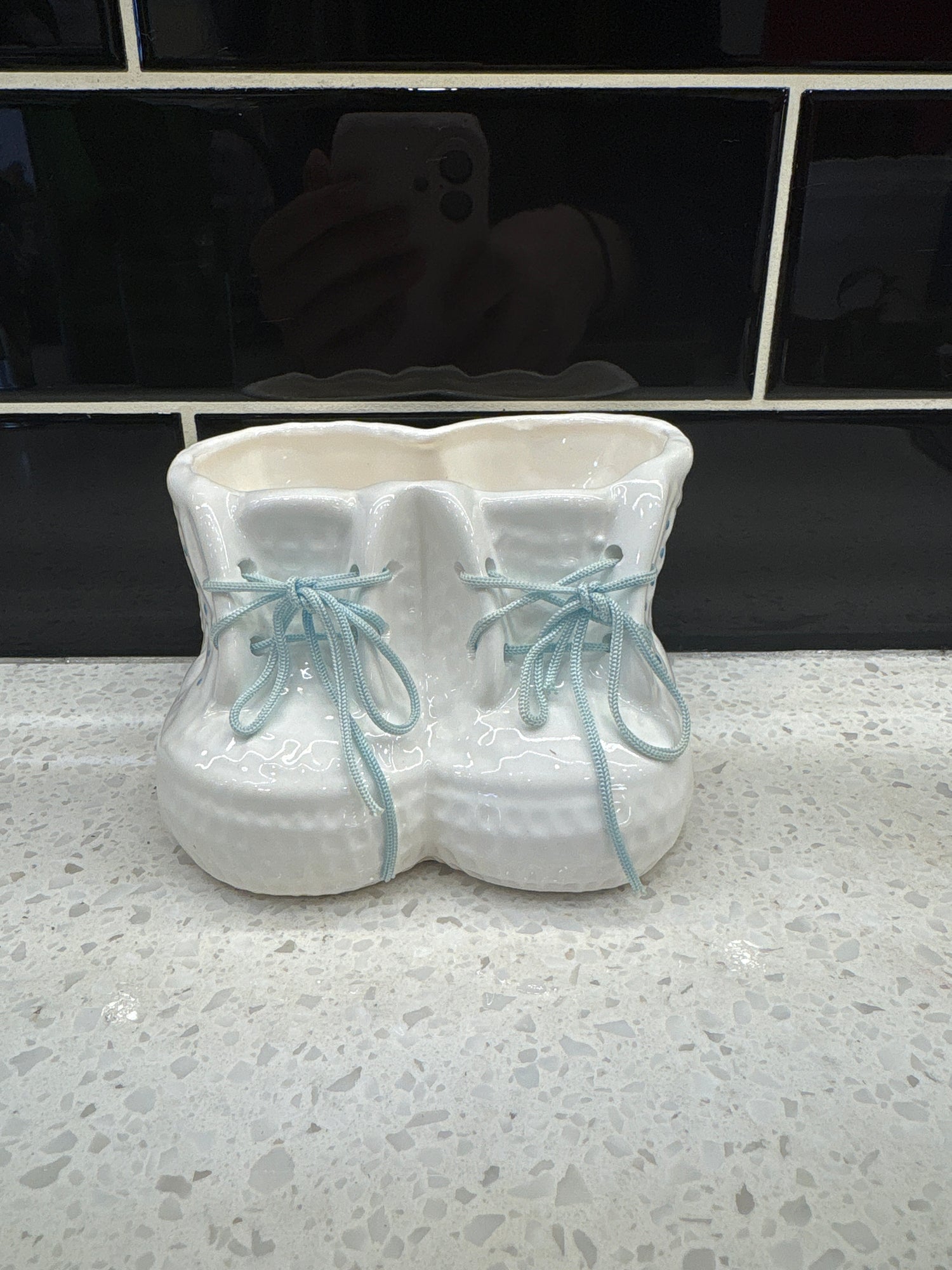Small Shoes pot