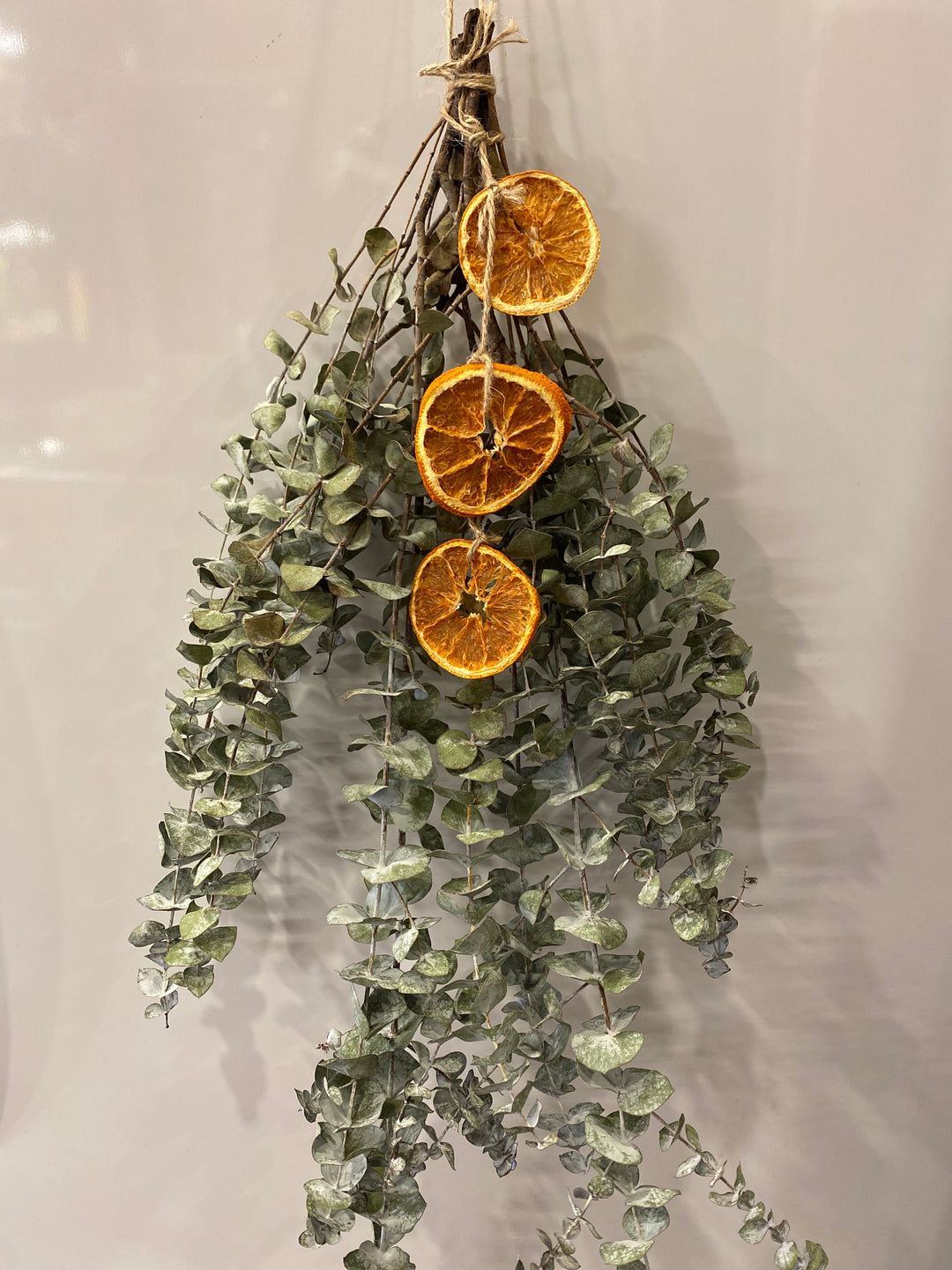 Eucalyptus shower steamer w/lemons