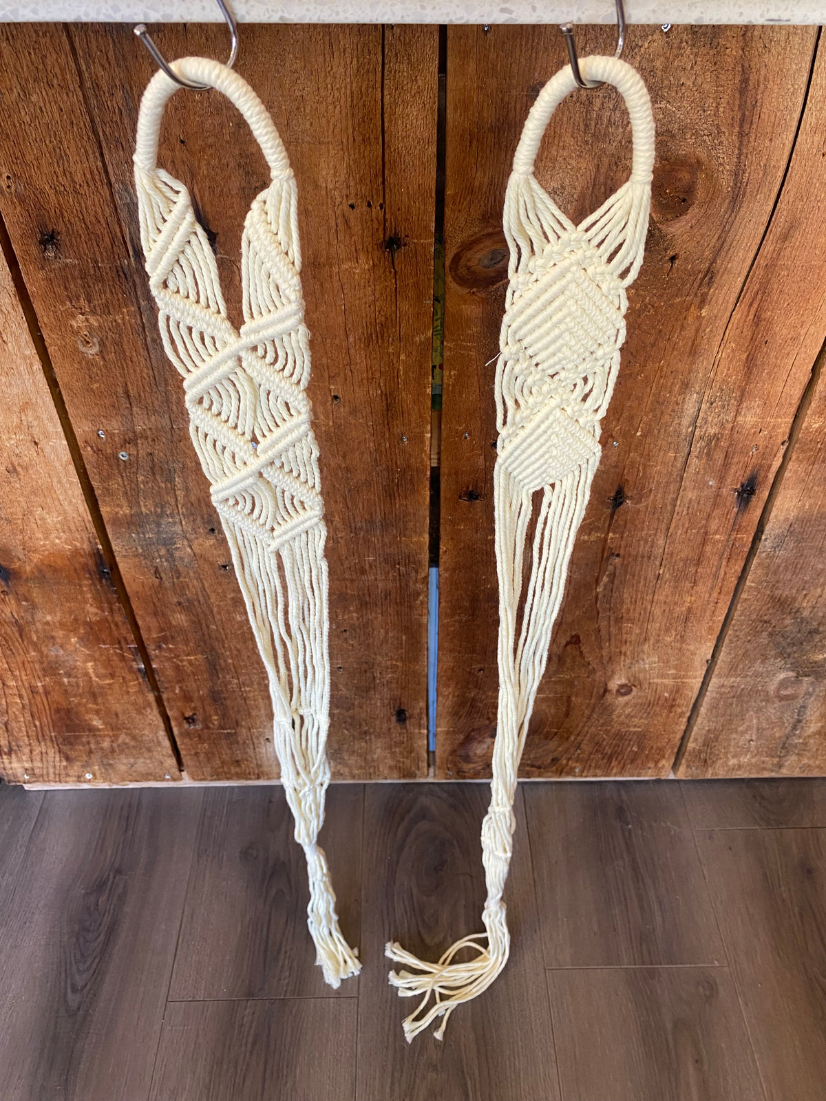 Single Hanger White Macrame