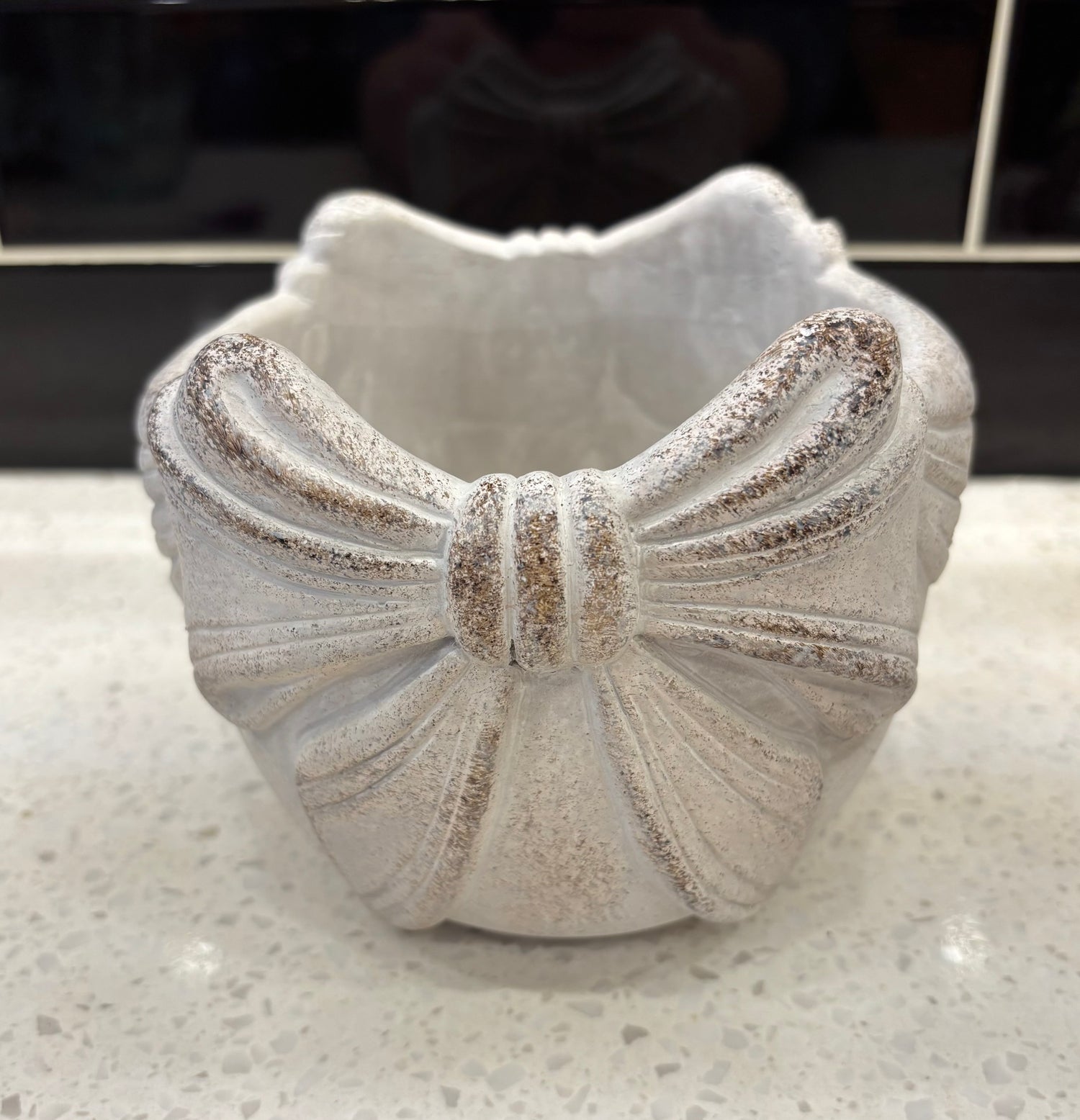 Medium Grey Bow Pot