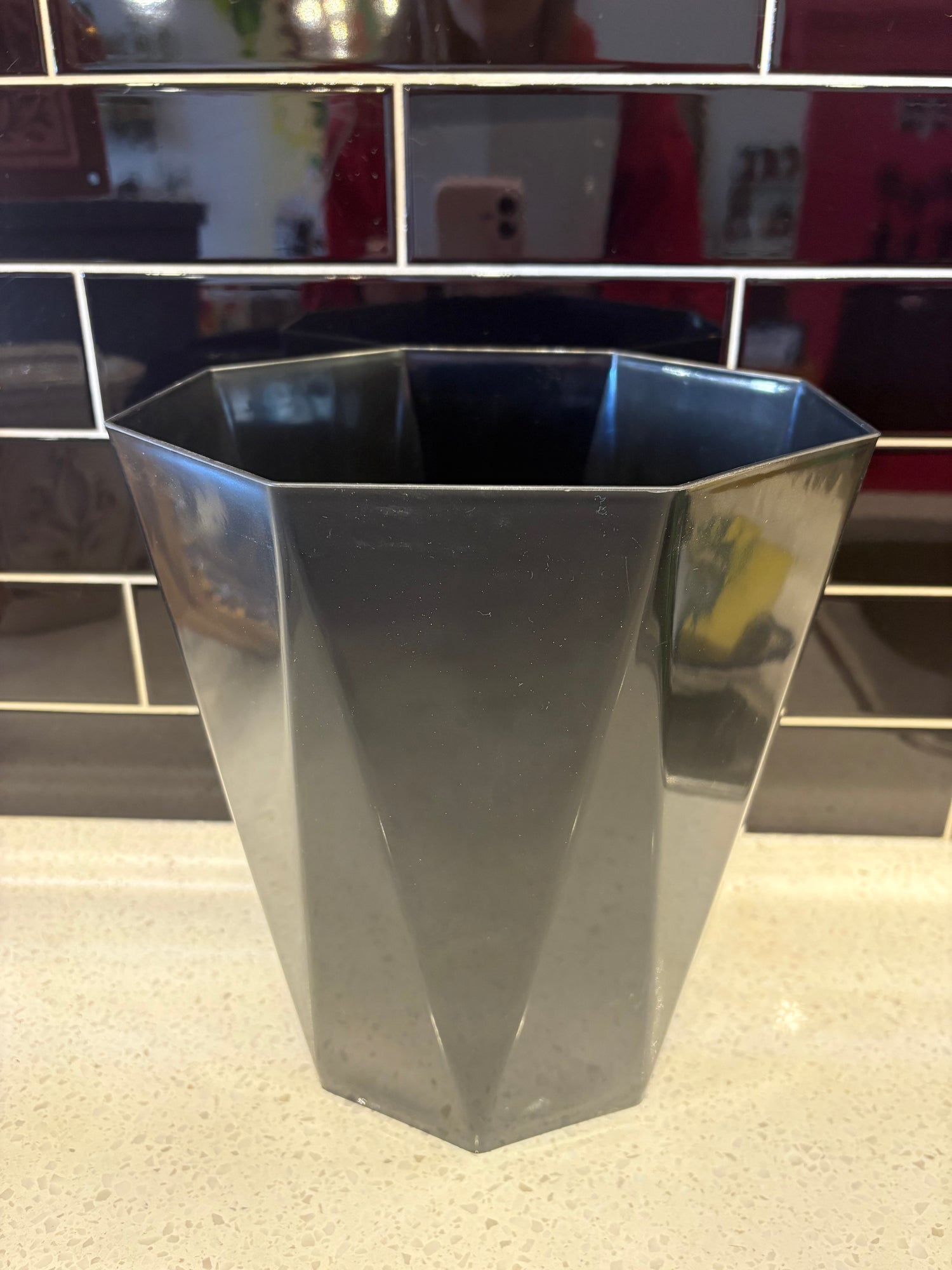 Large Triangle Design Pot