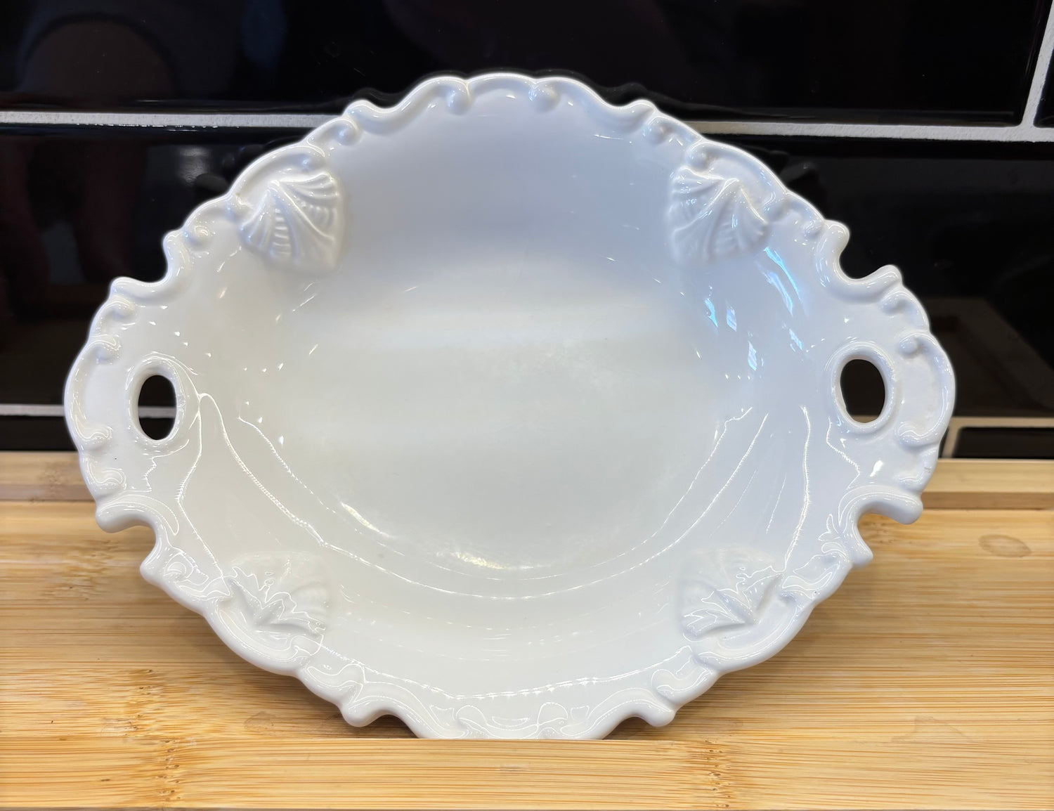 Small White Oval Plant Tray w/ a Designer Edge