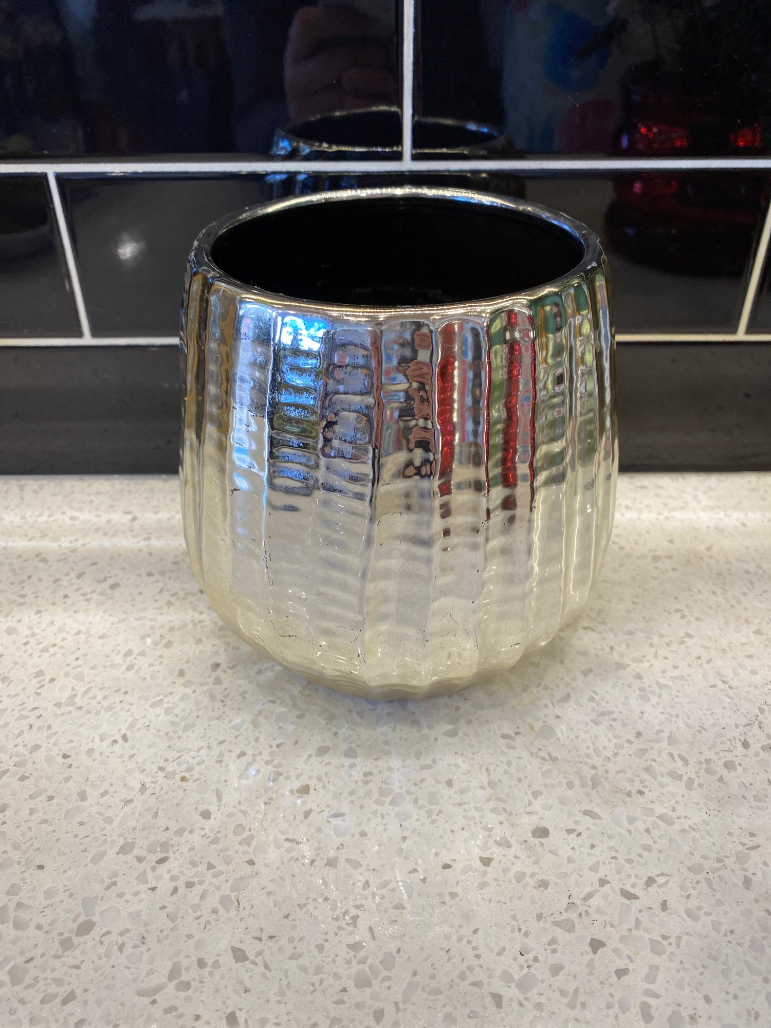 Medium Silver Ribbed Pot