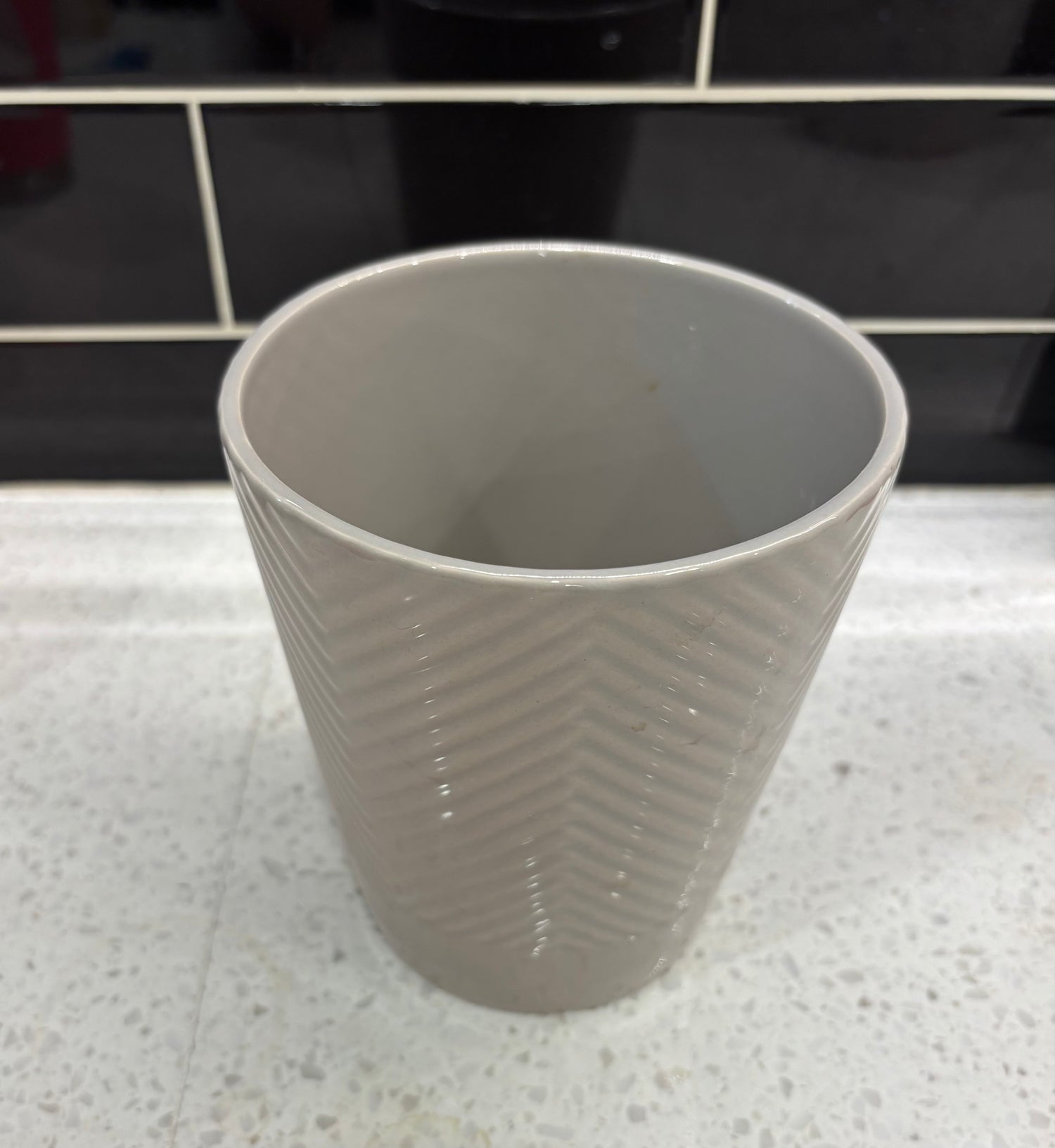 Medium Grey Pot with V Design