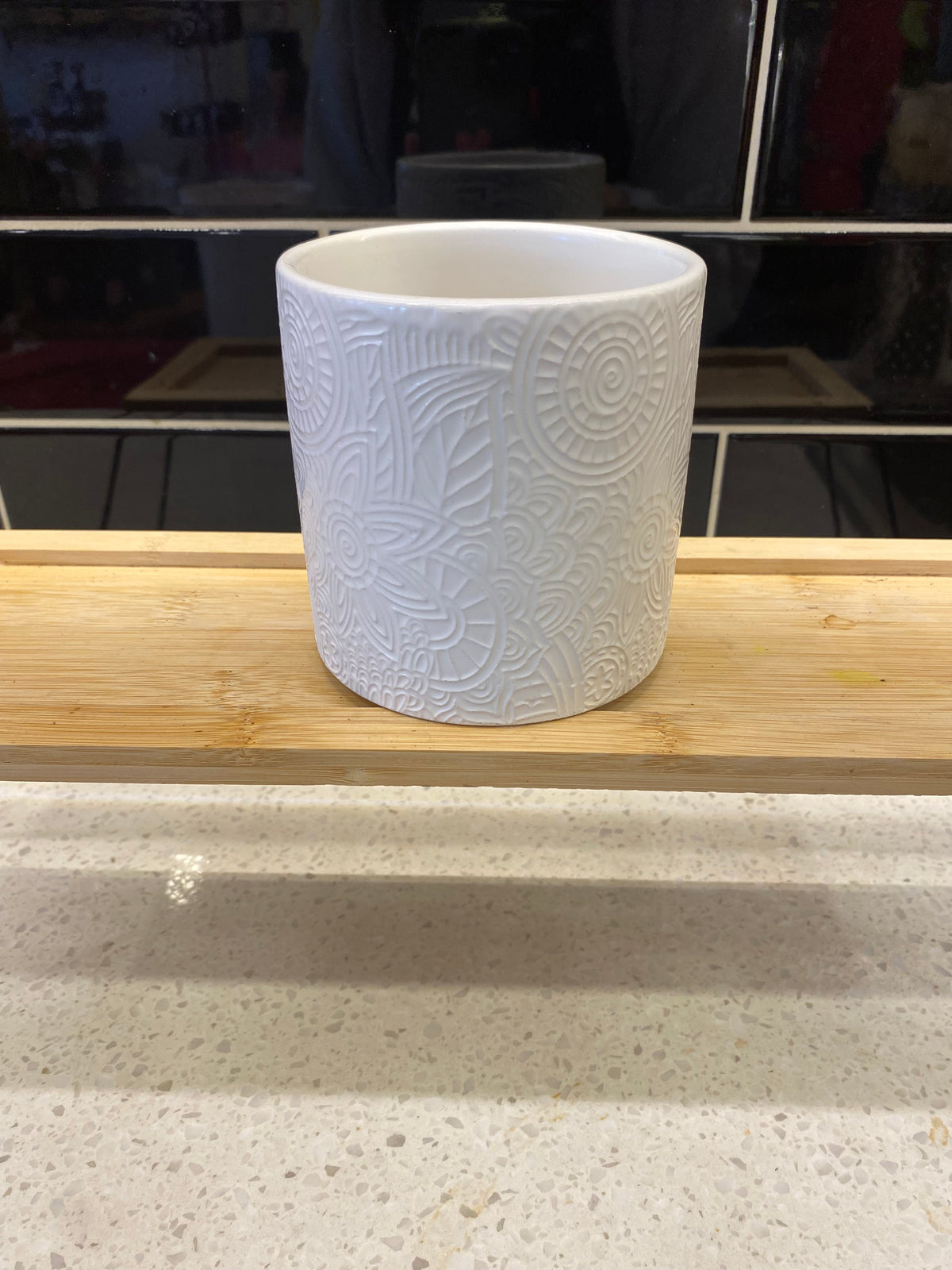 White Mosaic Flower Pattern Pot