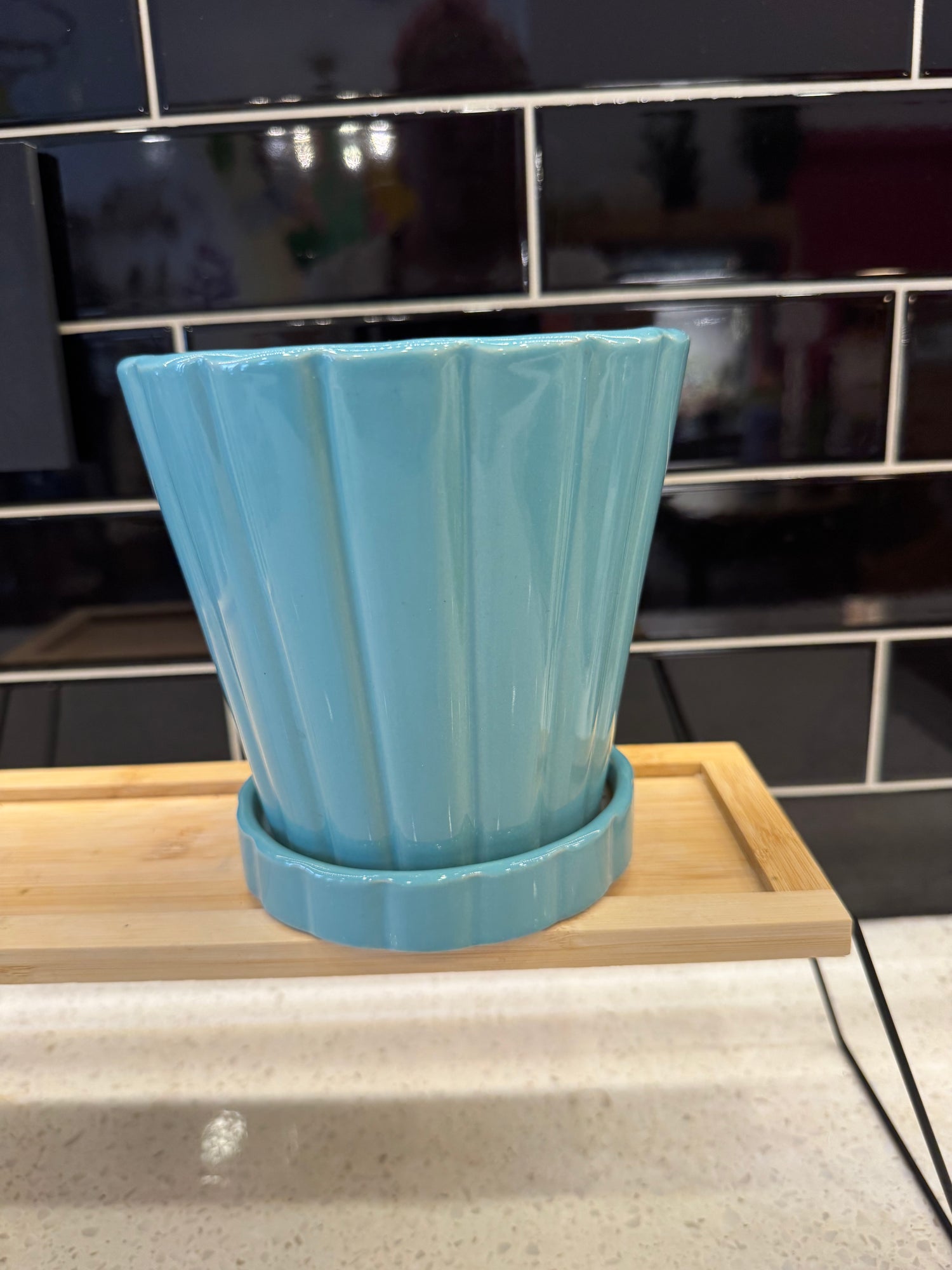 Medium Blue Teal Pot Scalloped with Tray
