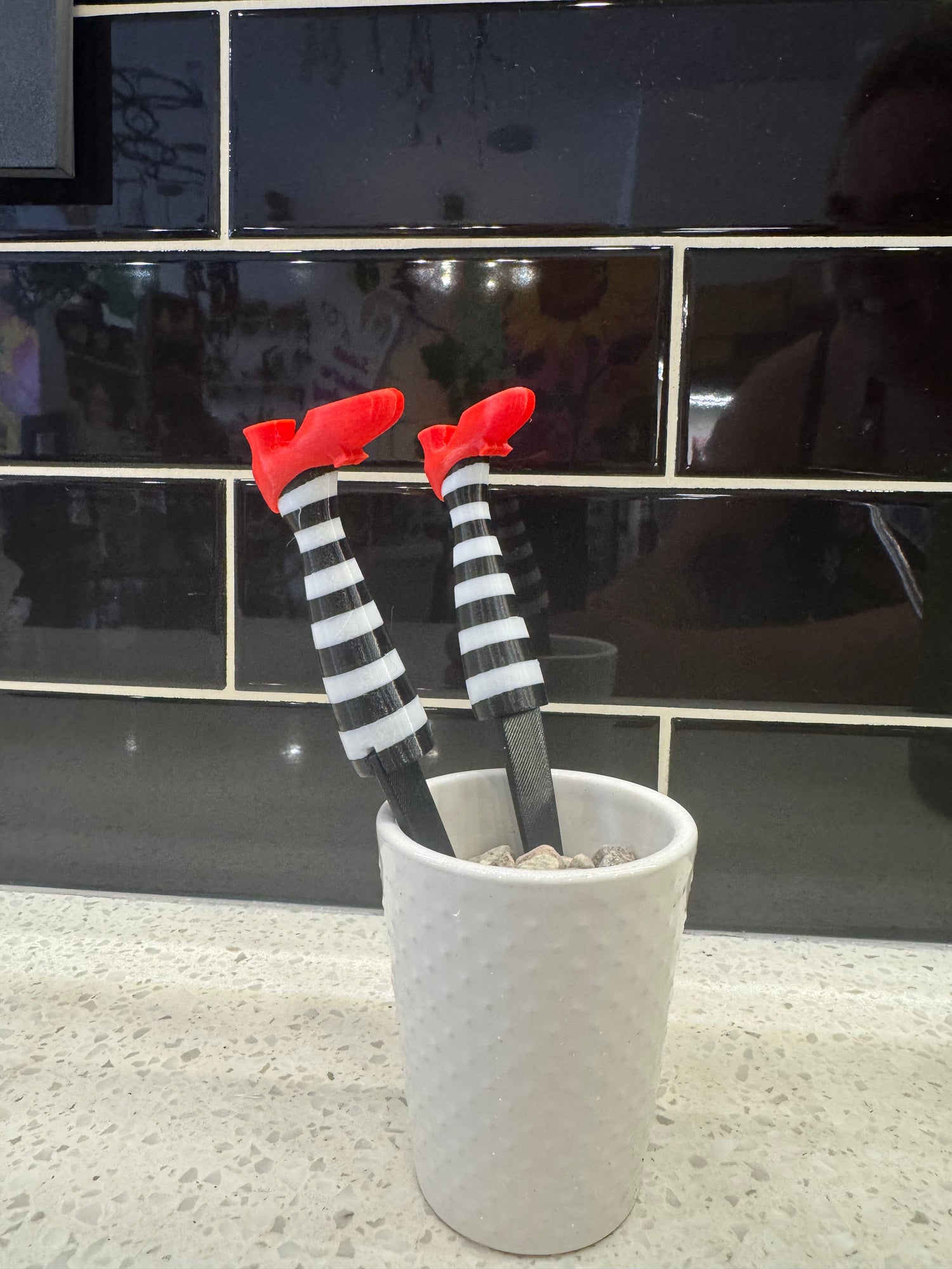 Witch Legs Stakes (2pcs)