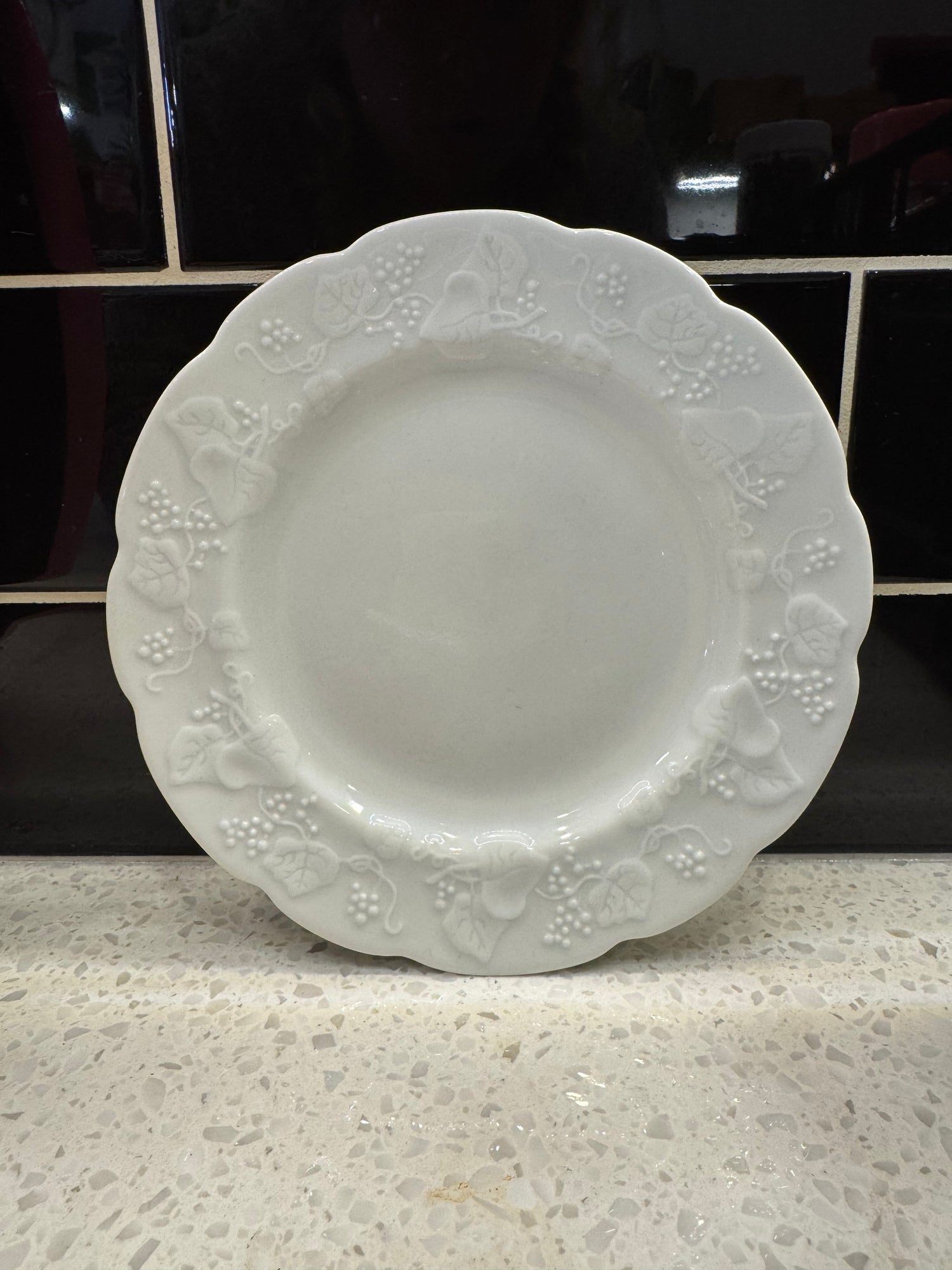 Round white Textured Plant Tray