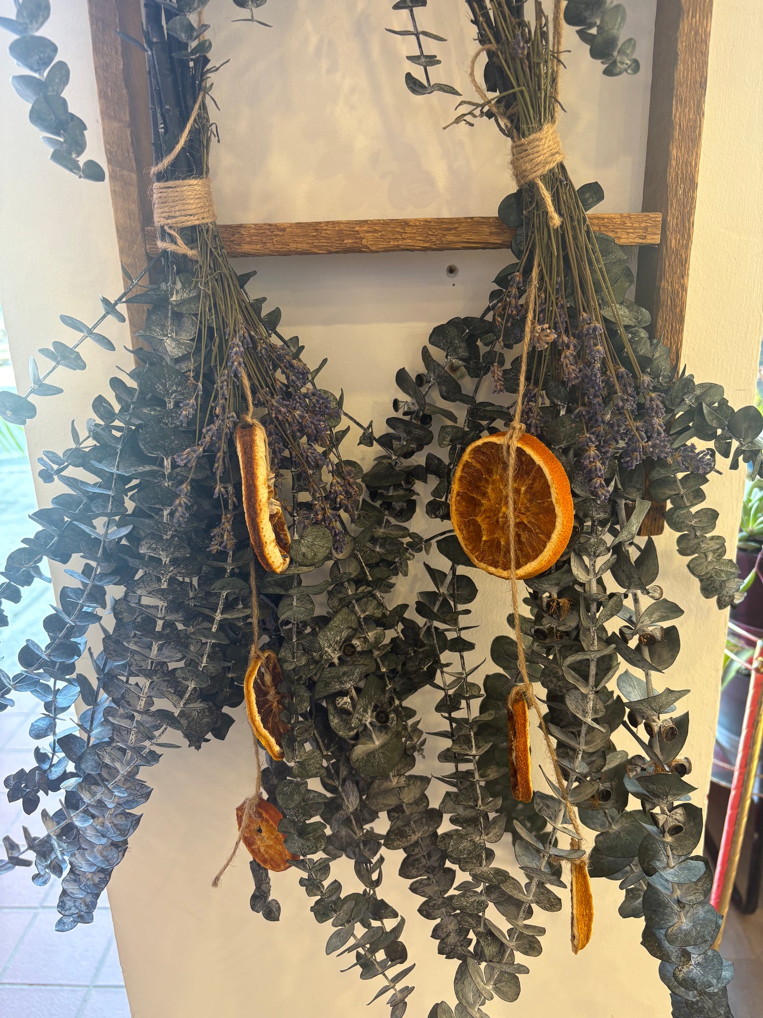 Eucalyptus shower steamer w/lemons